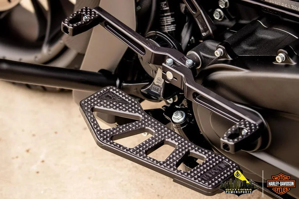 2024 HARLEY-DAVIDSON ROAD GLIDE CUSTOM HOTROD FAT TIRE BAGGER